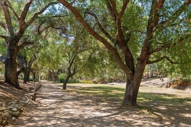 15426 Vali Hai Rd, Poway, CA 92064