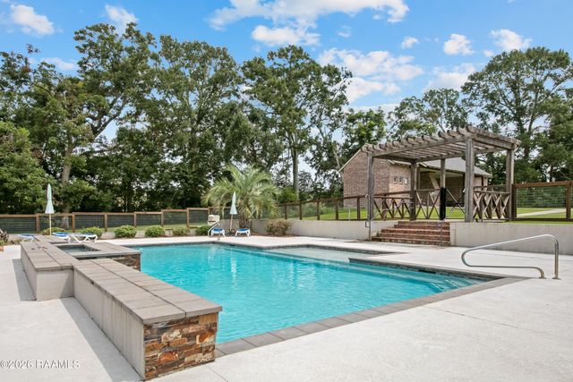 109 Fallow Lane, Broussard, LA 70518