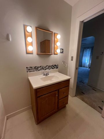 207 Coolidge Drive, Bay City, MI 48706
