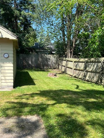 207 Coolidge Drive, Bay City, MI 48706