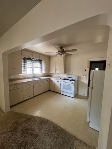 207 Coolidge Drive, Bay City, MI 48706