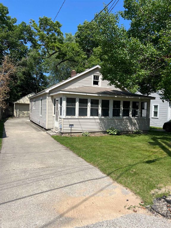 207 Coolidge Drive, Bay City, MI 48706