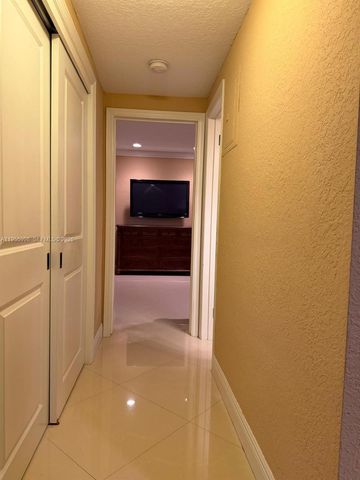 830 NE 20th Ave 3, Fort Lauderdale, FL 33304