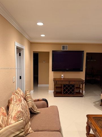 830 NE 20th Ave 3, Fort Lauderdale, FL 33304