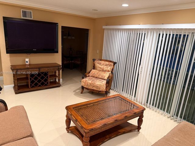 830 NE 20th Ave 3, Fort Lauderdale, FL 33304