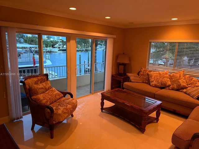 830 NE 20th Ave 3, Fort Lauderdale, FL 33304