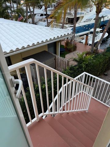 830 NE 20th Ave 3, Fort Lauderdale, FL 33304
