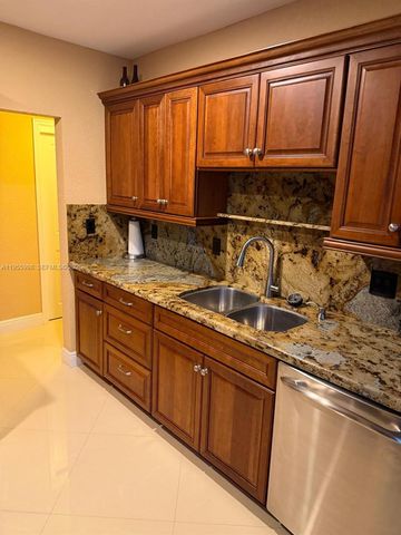 830 NE 20th Ave 3, Fort Lauderdale, FL 33304