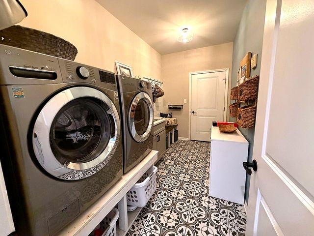 18 Levanno Drive, Crown Point, IN 46307