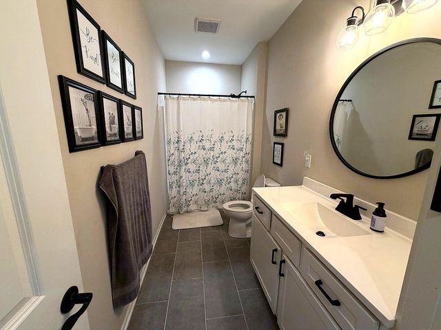 18 Levanno Drive, Crown Point, IN 46307