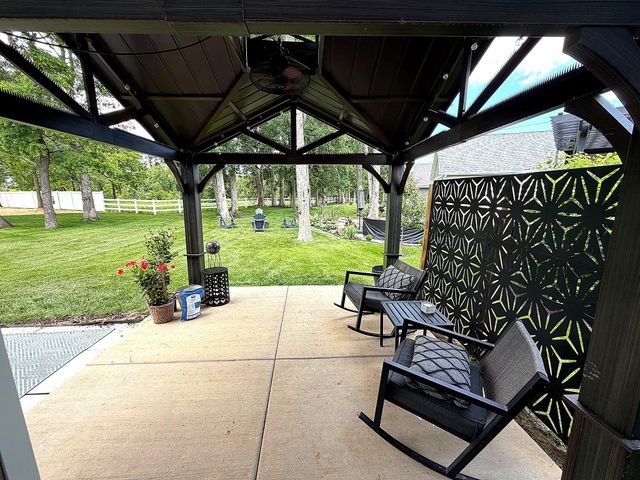 18 Levanno Drive, Crown Point, IN 46307