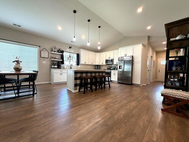 18 Levanno Drive, Crown Point, IN 46307