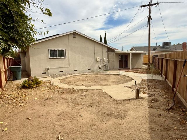 2664 Dewitt Avenue, Clovis, CA 93612