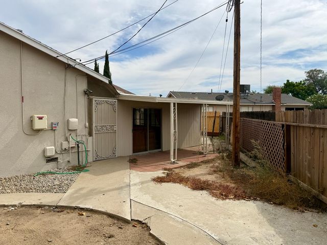 2664 Dewitt Avenue, Clovis, CA 93612