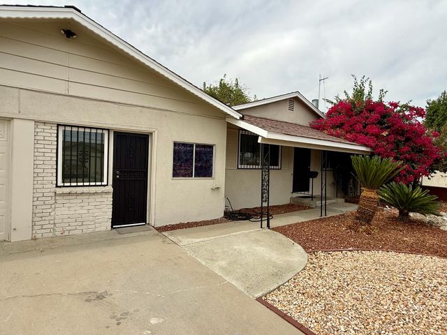 2664 Dewitt Avenue, Clovis, CA 93612