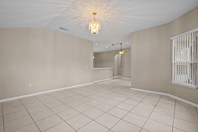 425 S Hidden Tree Dr, St Augustine, FL 32086