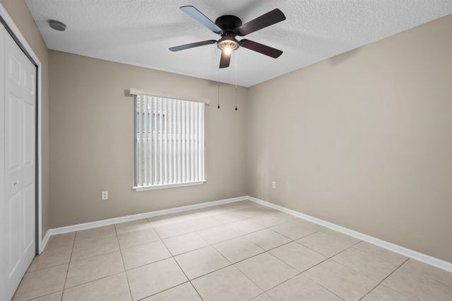 425 S Hidden Tree Dr, St Augustine, FL 32086