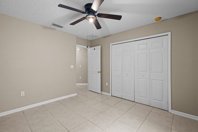 425 S Hidden Tree Dr, St Augustine, FL 32086