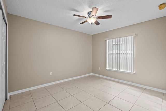 425 S Hidden Tree Dr, St Augustine, FL 32086