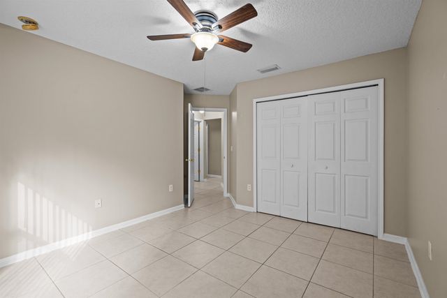 425 S Hidden Tree Dr, St Augustine, FL 32086