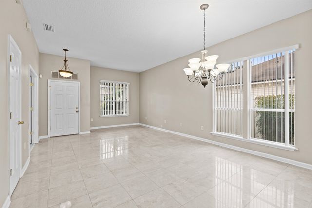 425 S Hidden Tree Dr, St Augustine, FL 32086