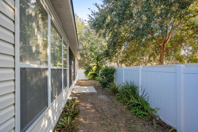 425 S Hidden Tree Dr, St Augustine, FL 32086