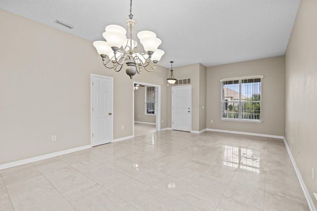 425 S Hidden Tree Dr, St Augustine, FL 32086