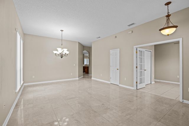 425 S Hidden Tree Dr, St Augustine, FL 32086