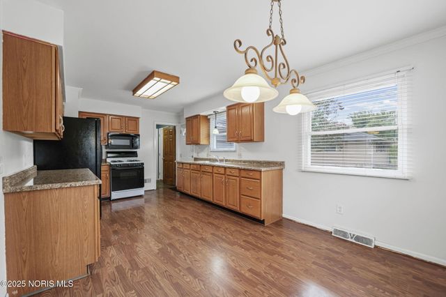 5910 Comet Avenue, Toledo, OH 43623