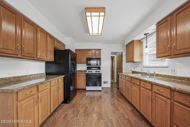 5910 Comet Avenue, Toledo, OH 43623