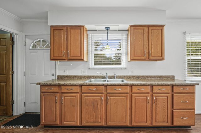 5910 Comet Avenue, Toledo, OH 43623