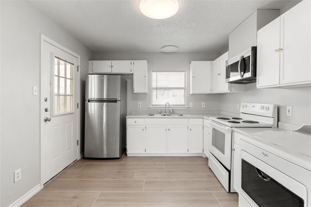 108 GM LN, San Marcos, TX 78666