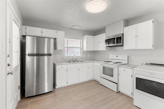 108 GM LN, San Marcos, TX 78666