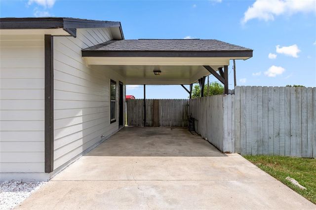 108 GM LN, San Marcos, TX 78666
