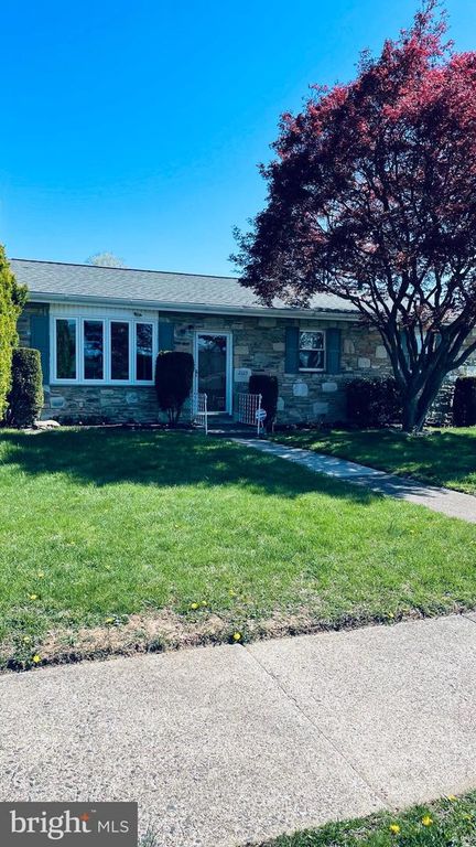 2125 LOTT AVE, Philadelphia, PA 19115