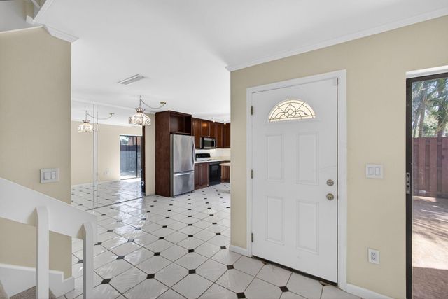 825 Center Street 9a, Jupiter, FL 33458