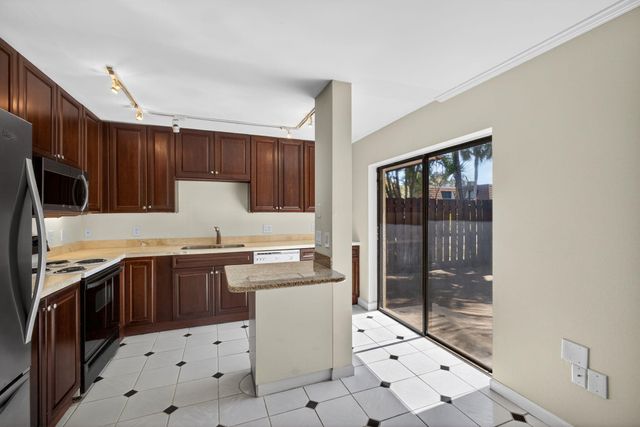 825 Center Street 9a, Jupiter, FL 33458