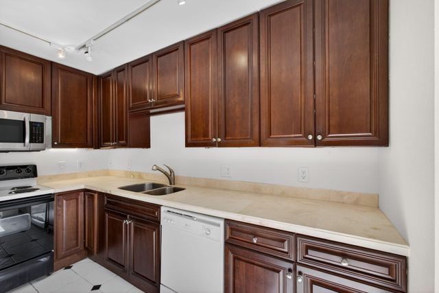 825 Center Street 9a, Jupiter, FL 33458