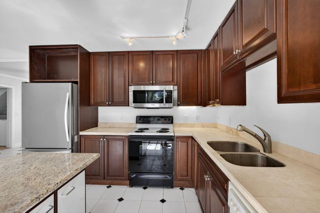 825 Center Street 9a, Jupiter, FL 33458