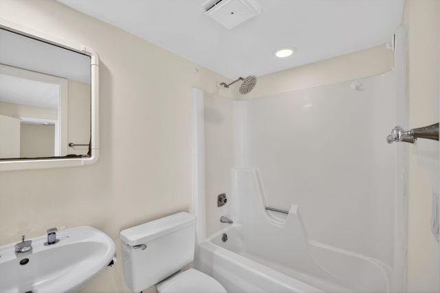 825 Center Street 9a, Jupiter, FL 33458