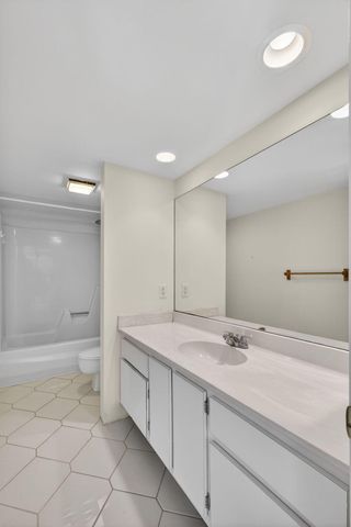 825 Center Street 9a, Jupiter, FL 33458