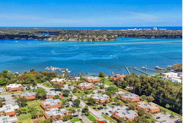 825 Center Street 9a, Jupiter, FL 33458