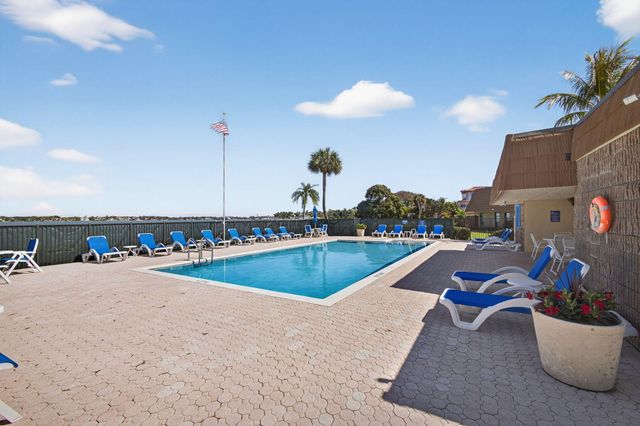 825 Center Street 9a, Jupiter, FL 33458