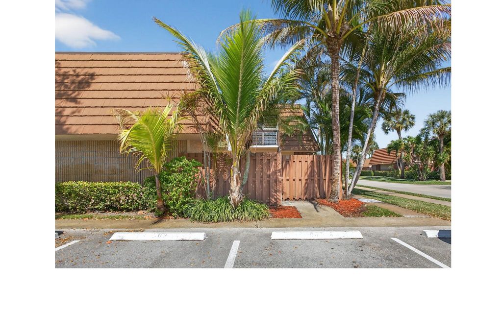 825 Center Street 9a, Jupiter, FL 33458