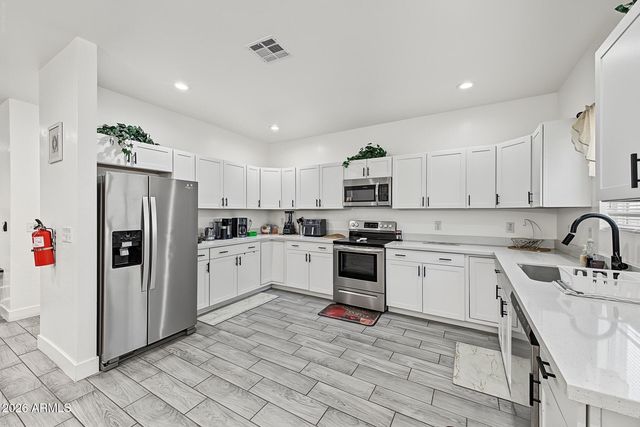 1414 S 28TH Avenue, Phoenix, AZ 85009