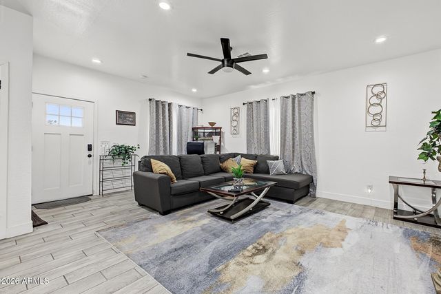 1414 S 28TH Avenue, Phoenix, AZ 85009