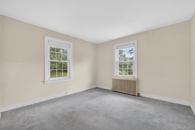 17 Holt Road, Hyde Park, NY 12538
