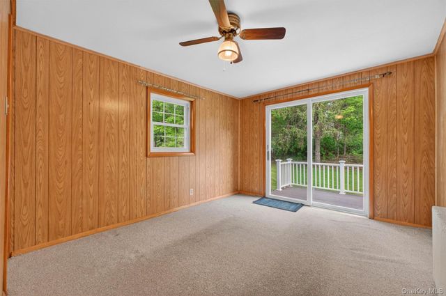 17 Holt Road, Hyde Park, NY 12538