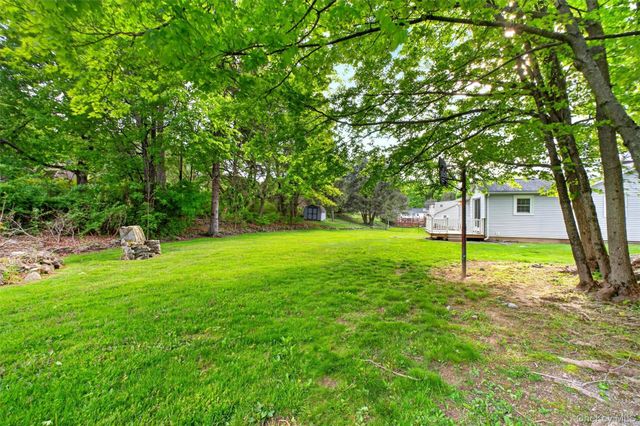 17 Holt Road, Hyde Park, NY 12538