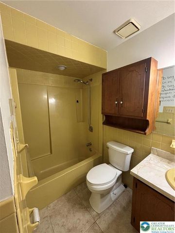 2027 Willow Park Road 12, Bethlehem Twp, PA 18020